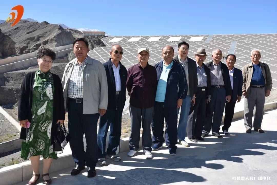 喜欢上一个有家庭的女人送吃的可以吗？游戏画面